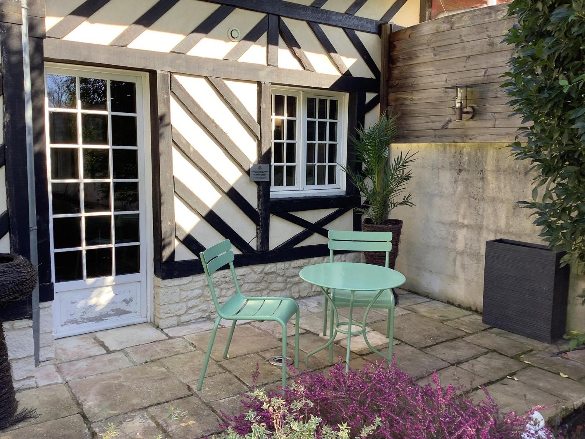 Manoir De La Croix-Sonnet Bed & Breakfast Trouville-sur-Mer Oda fotoğraf